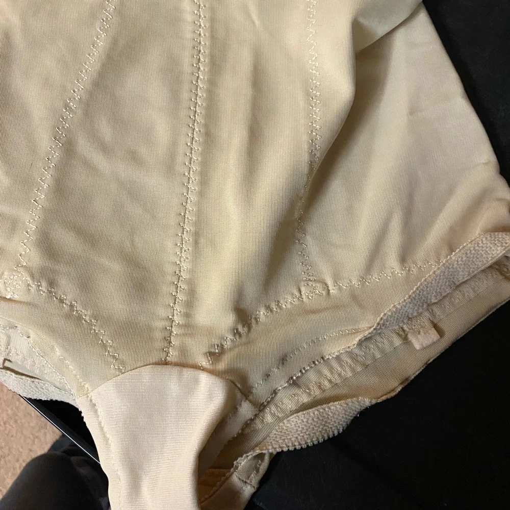 Vintage LOT Body shaping Girdle brief - Picture 9 of 11